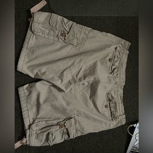 Urban Heritage Cargo Shorts (wide pockets thigh, front and back)